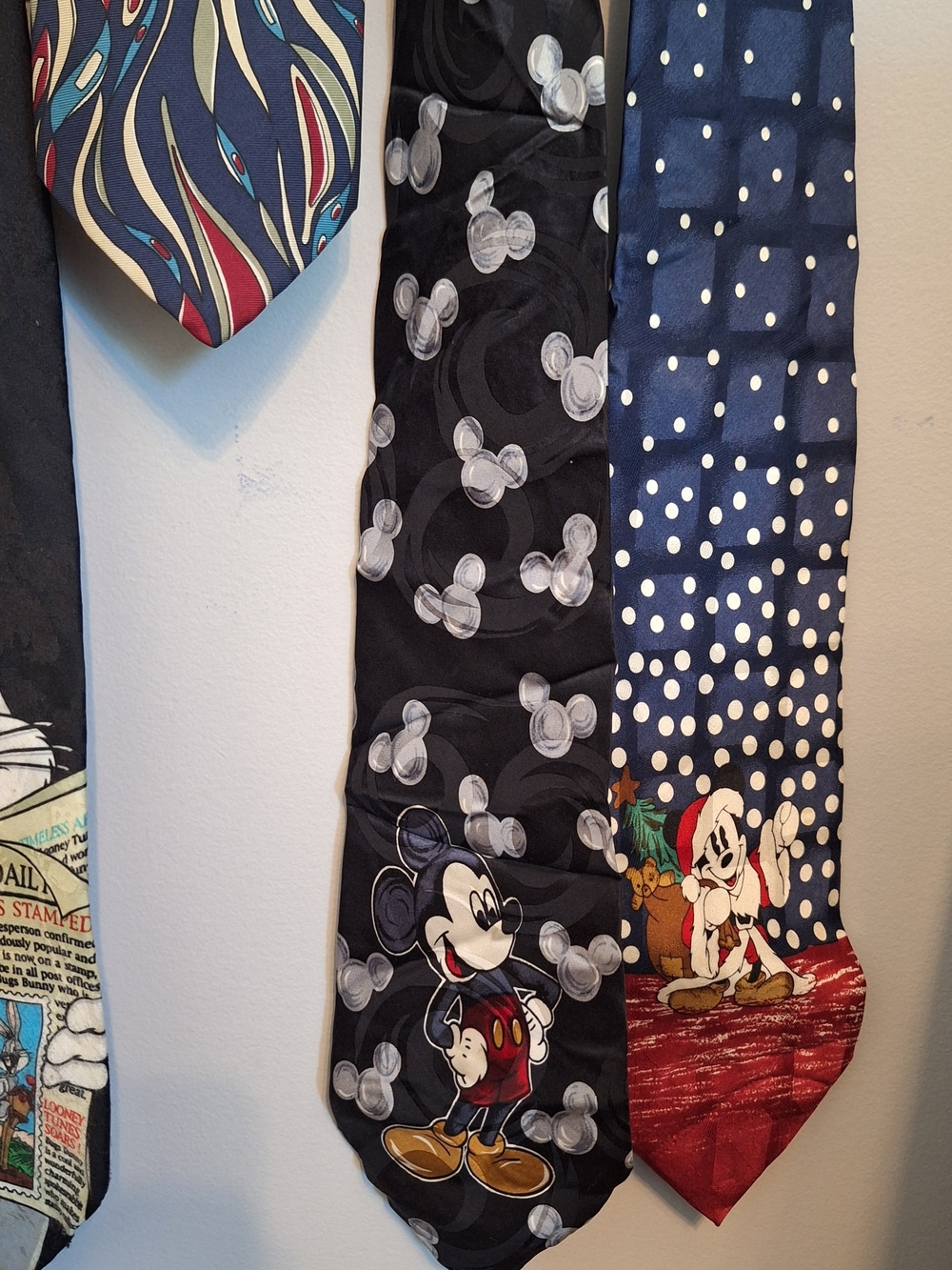 6 Assorted Men's Novelty Ties - Picture 3 of 10